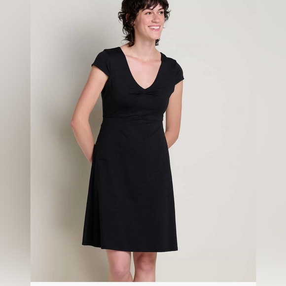 Toad&Co Dresses & Skirts - Perfect like new Toad & Co. Rosemarie Dress Black Cap Sleeve Organic Cotton